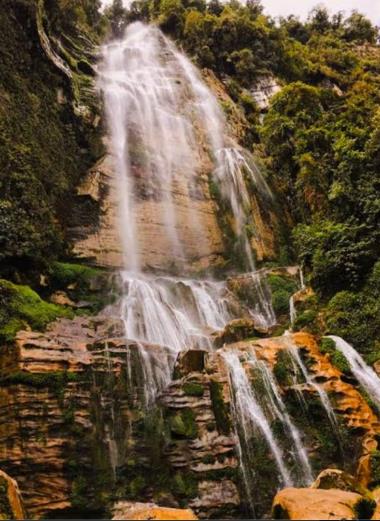 Vista de Catarata Pabellón, Amazonas, Perú