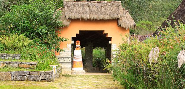 Vista de Mausoleos de Revash, Amazonas, Perú